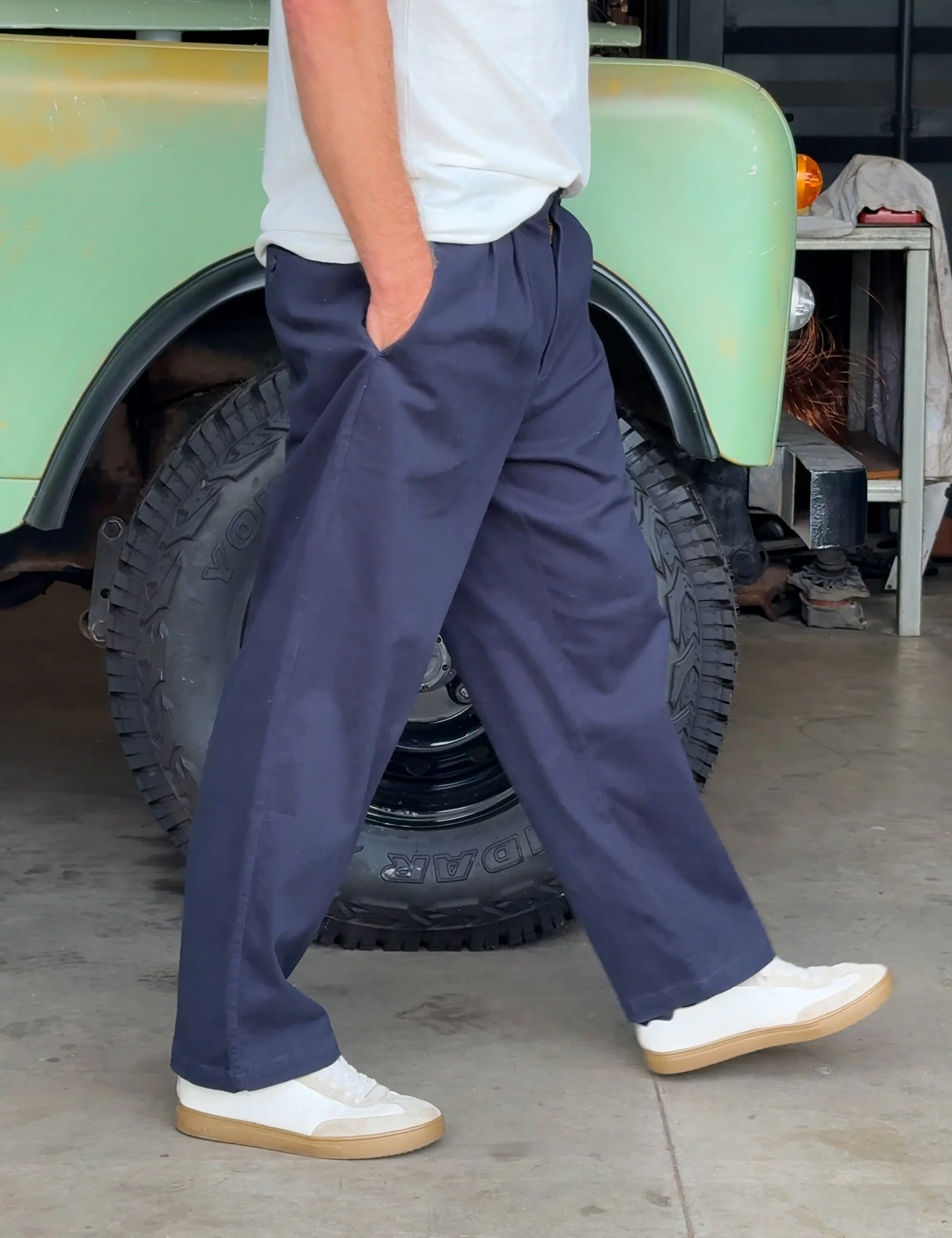 Brooklyn Pleated Pant - Navy - Image 3