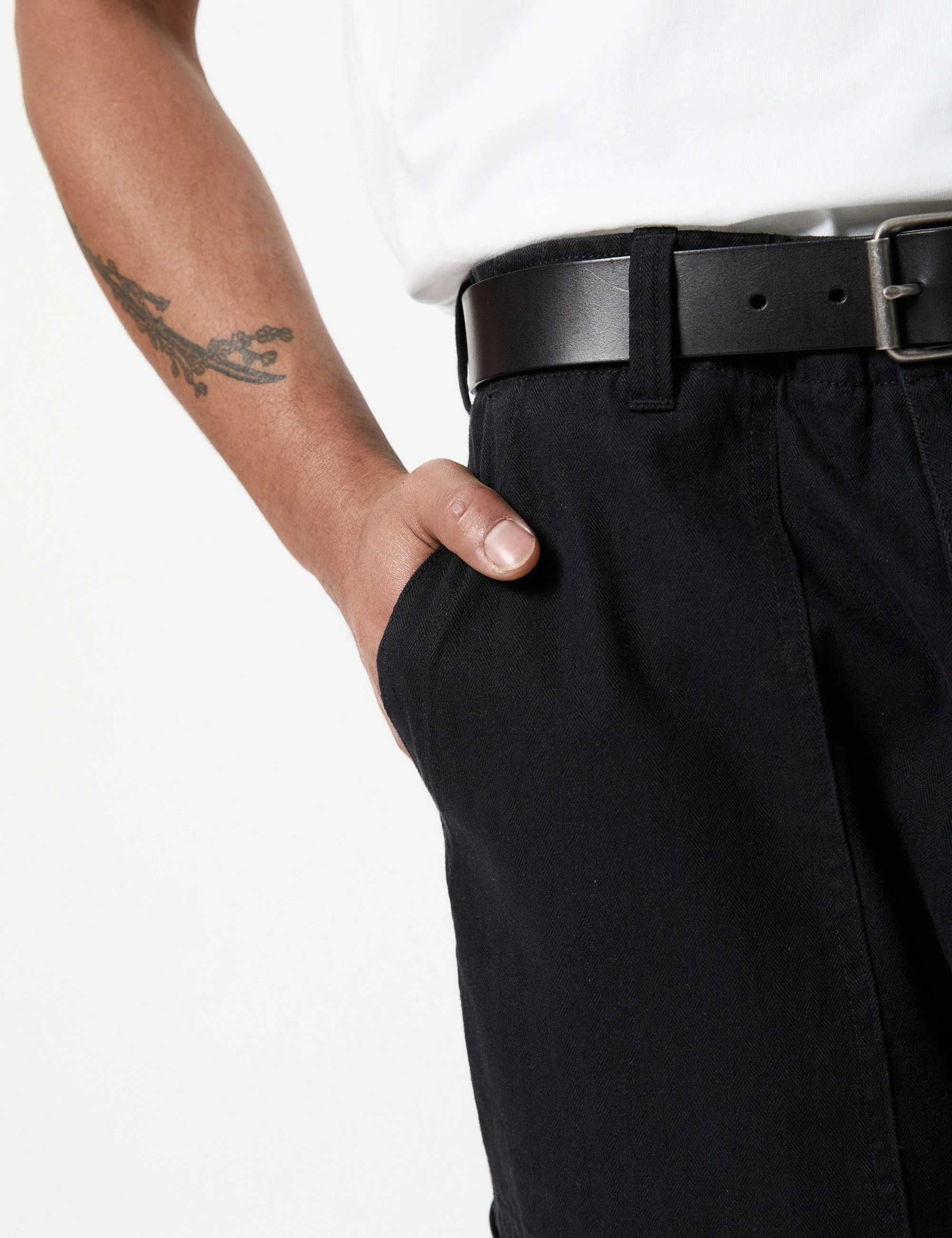 Simple Leather Belt - Black - Image 5